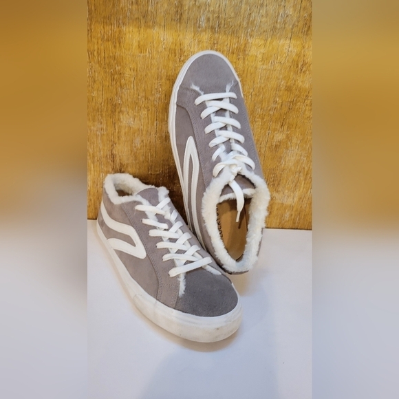 Lucky Brand Sneaker with fur size 11 - Picture 1 of 7